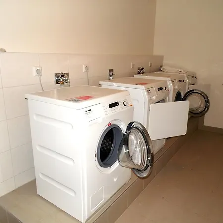 豪斯艾姆斯酒店 公寓 *